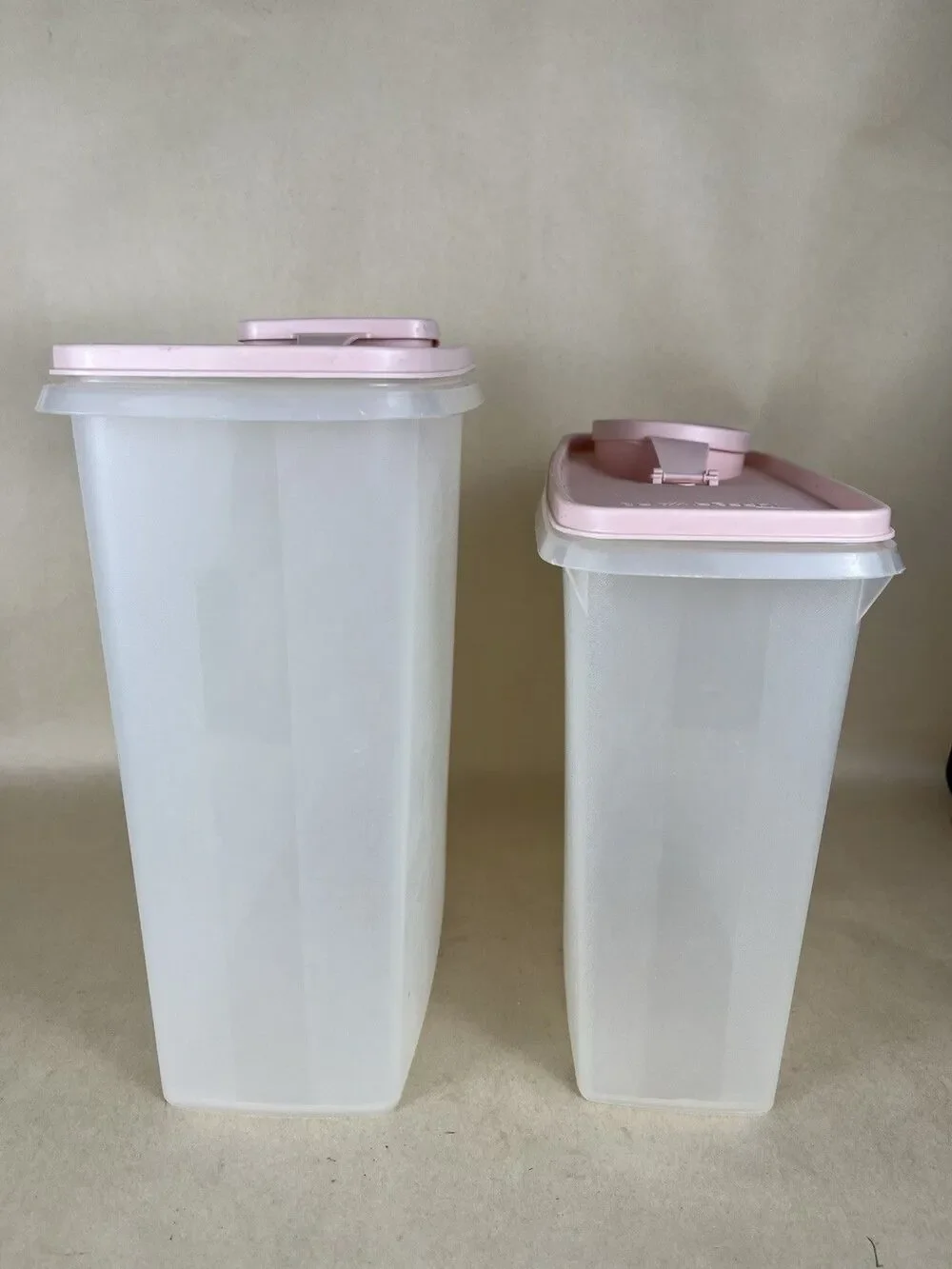 VTG Tupperware 469-6, 1588-3 Pour & Store Cereal Keeper Pink Lid TIGHT No Yellow